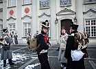 Pałac Pod Blachą  Warszawa, 16 lutego 2013 r. Pałac pod Blachą. Zdjęcia z inscenizacji upamiętniającej powrotu wojsk polskich z kampanii 1812 (powrót Orłów) imprezy rekonstrukcyjnej zorganizowanej przez Stowarzyszenie 2 Pułku Piechoty Księstwa Warszawskiego. : Pałac Pod Blachą, pałac, Zamek Królewski, Warszawa, wojsko napoleońskie, inscenizacja, pokój sypialny, kancelaria wojenna, westybul główny, kancelaria sztabowa, dziedziniec zamkowy, salon, medal, sypialnia księcia, westybul głowny, schody pałacowe, dziedziniec pałacowy, warta, żołnierz, żołnierze, Księstwo Warszawskie, 2 pułk piechoty Księstwa Warszawskiego