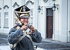 Pałac Pod Blachą  Warszawa, 16 lutego 2013 r. Pałac pod Blachą. Zdjęcia z inscenizacji upamiętniającej powrotu wojsk polskich z kampanii 1812 (powrót Orłów) imprezy rekonstrukcyjnej zorganizowanej przez Stowarzyszenie 2 Pułku Piechoty Księstwa Warszawskiego. : Pałac Pod Blachą, pałac, Zamek Królewski, Warszawa, wojsko napoleońskie, inscenizacja, pokój sypialny, kancelaria wojenna, westybul główny, kancelaria sztabowa, dziedziniec zamkowy, salon, medal, sypialnia księcia, westybul głowny, schody pałacowe, dziedziniec pałacowy, warta, żołnierz, żołnierze, Księstwo Warszawskie, 2 pułk piechoty Księstwa Warszawskiego
